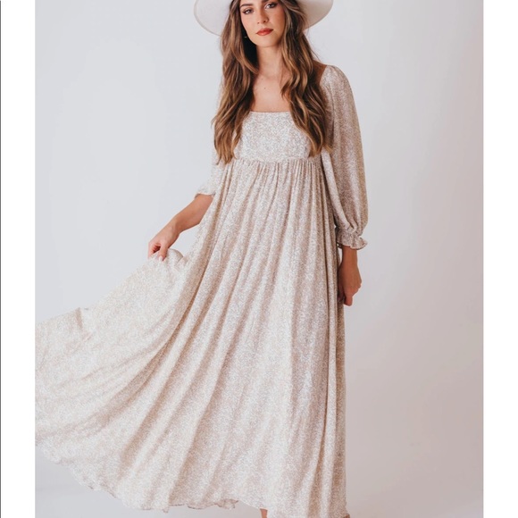 Storia Dresses & Skirts - Love story maxi cream floral dress